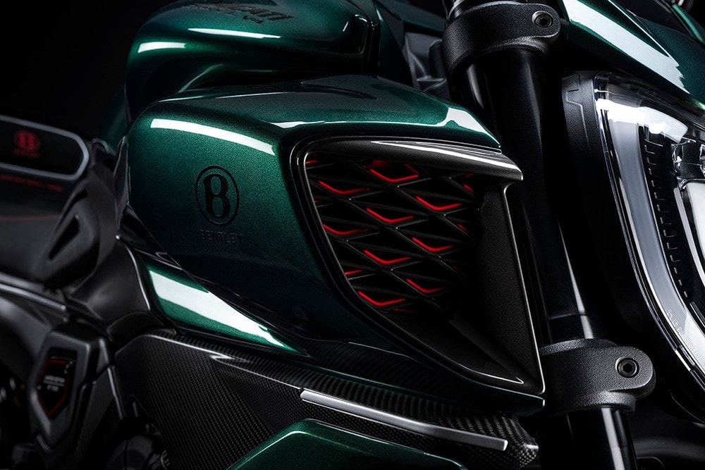 Ducati e Bentley: due serie davvero speciali per la Diavel V4
